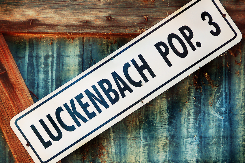 luckenbach population sign (3)
